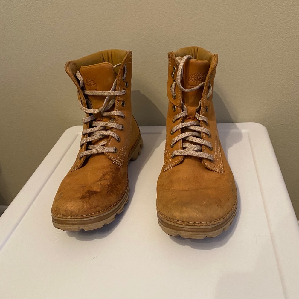 Women’s timberland boots- size 8.5